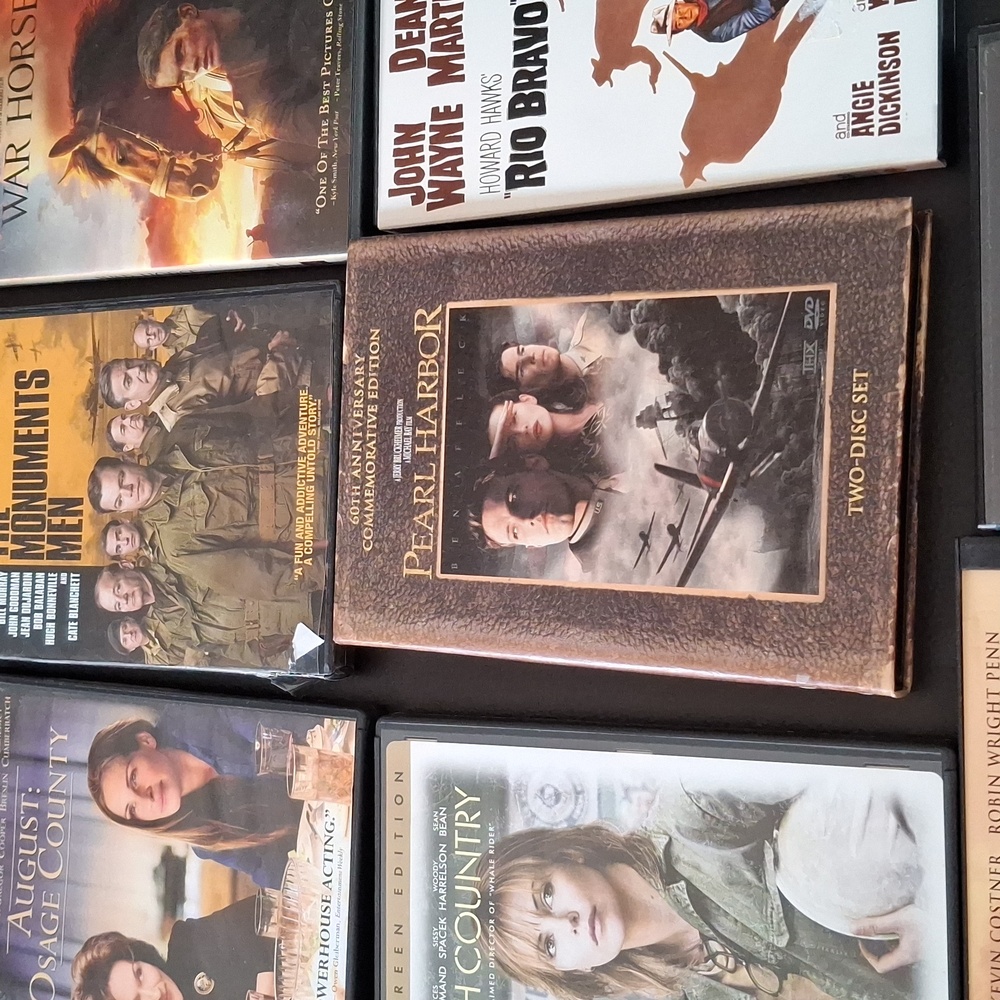 Dvds~Assorted - Picture 2 of 3